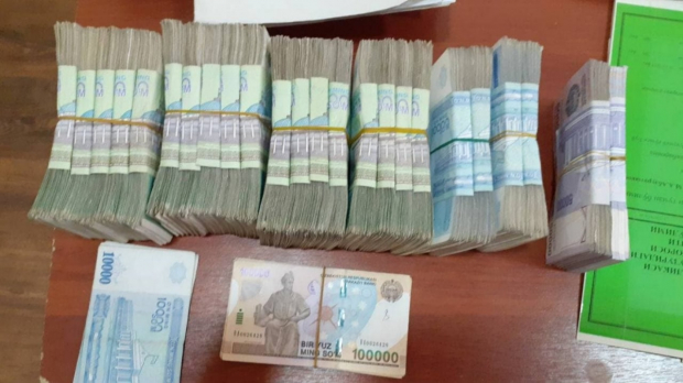 В Джизаке задержаны двое жителей Самарканда, которые совершили кражу крупной суммы денежных средств