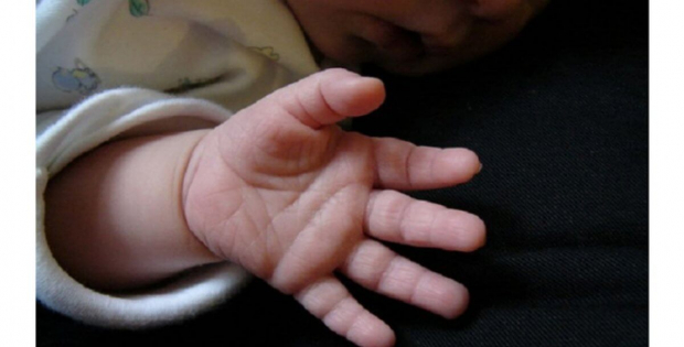 В России годовалый ребёнок граждан Узбекистана умер из-за проглоченной батарейки