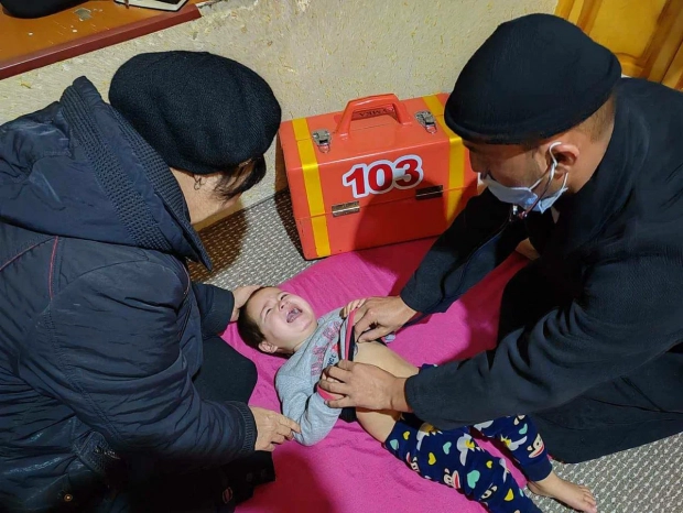 В Узбекистане женщина жестоко избившая своего младенца, попыталась объяснить свой поступок — видео