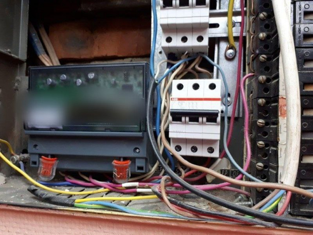 В Янгиюле текстильным предприятием незаконно использовалась электроэнергия на 1,4 млрд сум