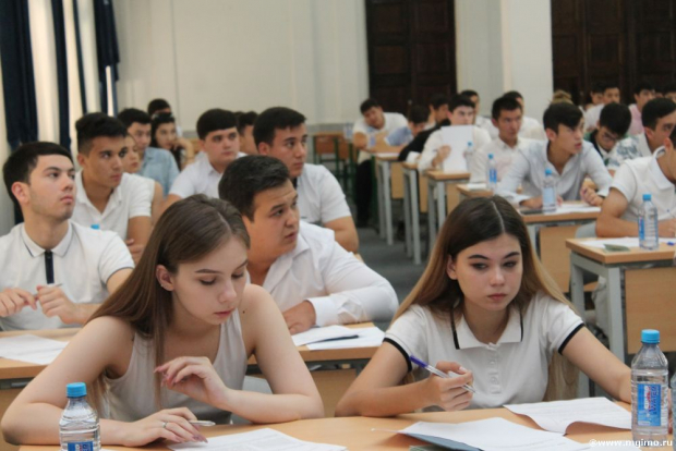 В Узбекистане из вступительных тестов в вузы уберут вопросы, которые не изучались в школах