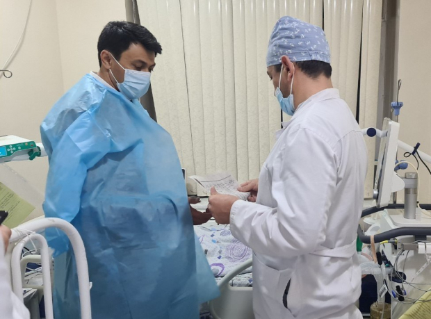Новый министр здравоохранения начал работу с посещения больниц Ташкента