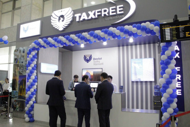 В аэропортах Узбекистана появились стойки Tax Free, где иностранцы могут оформить возврат НДС с покупок