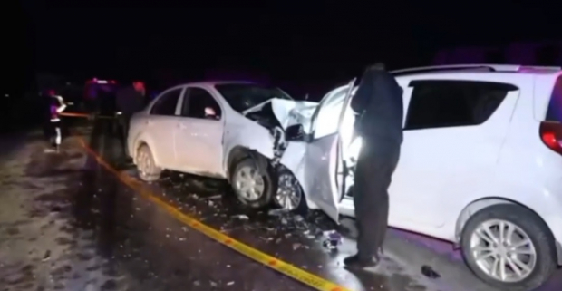 В Самарканде из-за выезда водителем автомобиля на встречную полосу погибли 3 человека - видео