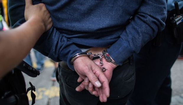 В Джизаке задержан гражданин, который украл более 40 тыс. долларов