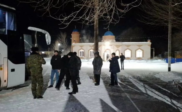В Казахстане 69 узбекистанцев были эвакуированы с автомобильных трасс из-за холодов