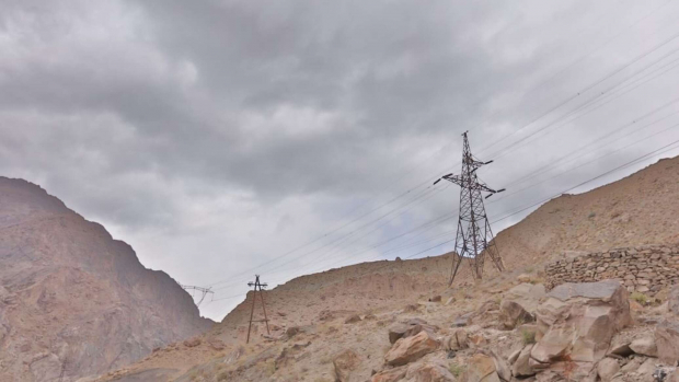 Узбекистан возобновляет экспорт электричества в Афганистан