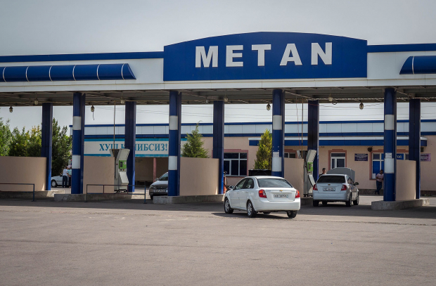В Узбекистане метановые заправки поэтапно возобновляют работу
