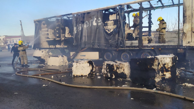 В Кашкадарье сгорел грузовик с ватой