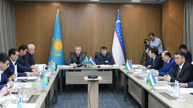 Узбекистан и Казахстан создадут совместный логистический центр
