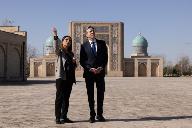 Госсекретарь США прогулялся по Ташкенту