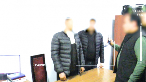В Ташкентской области предприниматель дал взятку сотруднику ОВД за прекращение уголовного дела