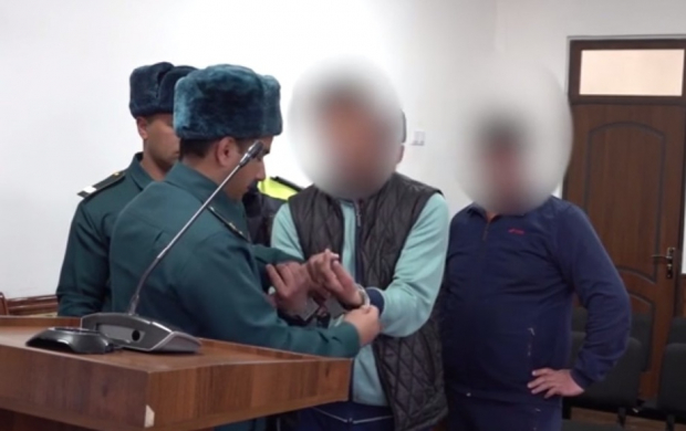 В Шахрисабзе мужчины арестованы за то, что сняли на видео правоохранителя в чайхане