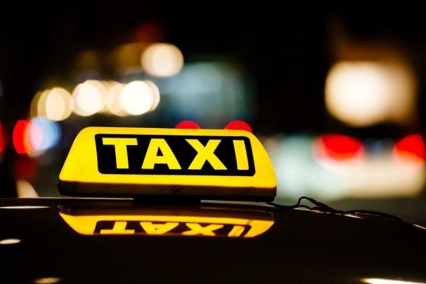В Ташкенте задержали мужчин, грабивших пассажиров такси
