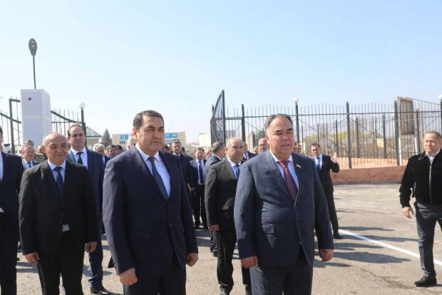 Узбекистан и Таджикистан запустили строительство логистического центра