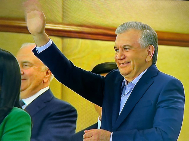 Президент Шавкат Мирзиёев посетил футбольный матч между Узбекистаном и Ираком — видео