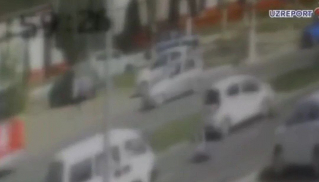 В Ташкенте женщина за рулём сбила пешеходов, есть погибшая — видео