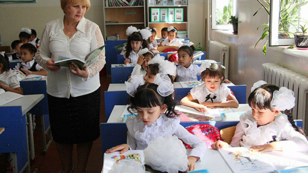 В Узбекистане отменили обязательную аттестацию для учителей на 2023 год