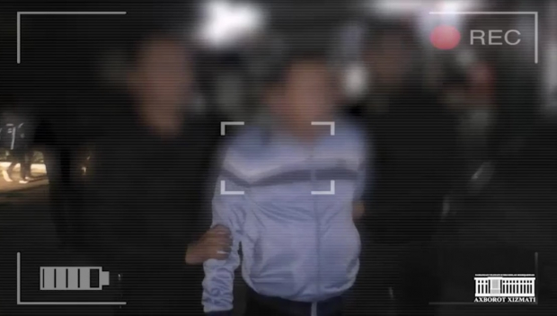 В Намангане мужчина предложил сотруднику ОВД 20 тыс. долларов, в качестве взятки - видео