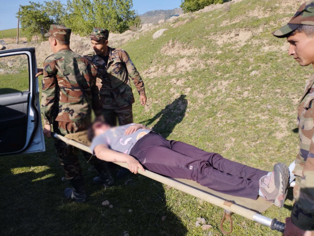 В Чаткальских горах сотрудники МЧС оказали помощь пострадавшей женщине