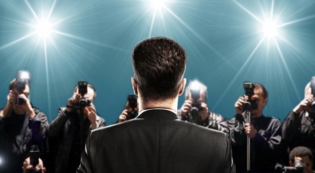 Мошенник из Андижанской области представился работником радиостанции и присвоил деньги певца