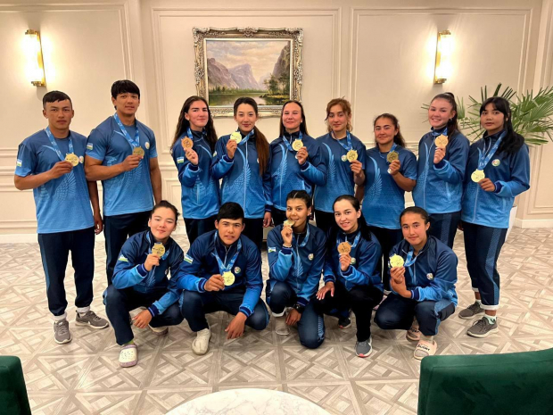 Узбекские гребцы на байдарках и каноэ завоевали 23 медали на Чемпионате Азии