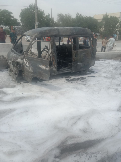 В Чиланзарском районе полностью сгорел автомобиль «Damas»