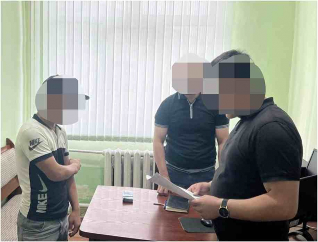 В Сырдарье осужденный нарушил режим отбывания наказания и дал взятку сотруднику службы пробации