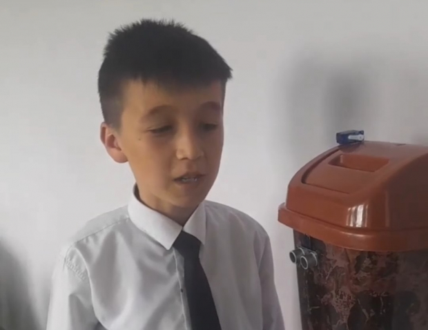 В Самаркандской области шестиклассник изобрёл «умную» урну