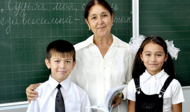 В Узбекистане некоторым педагогам пообещали надбавки к зарплате