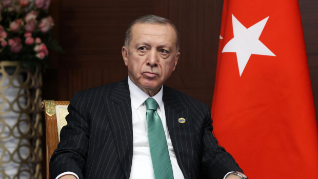 В Турции третий кандидат призвал своих сторонников поддержать Эрдогана
