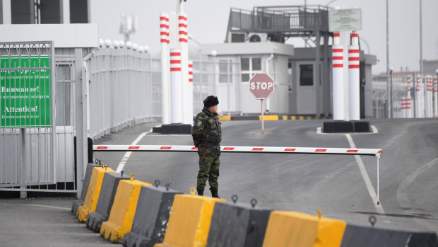 КПП на границе между Казахстаном и Узбекистаном перешло на усиленный режим работы