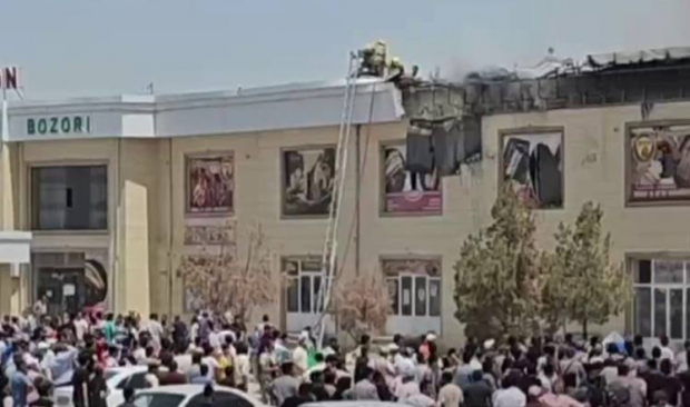 В Кашкадарьинской области вспыхнул крупный пожар на рынке — видео