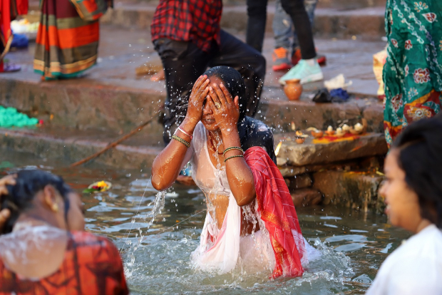 В Индии из-за жары погибло около 100 человек