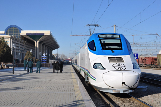 Узбекистан закупил 4 поезда Afrosiyob