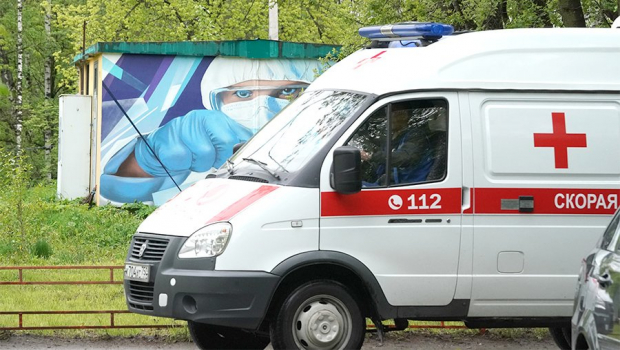 В России подросток выпал из окна после слов о желании посетить Узбекистан