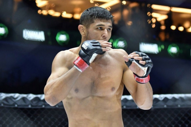Узбекский боец ММА в дебютном бою в UFC заработал 50 000 долларов
