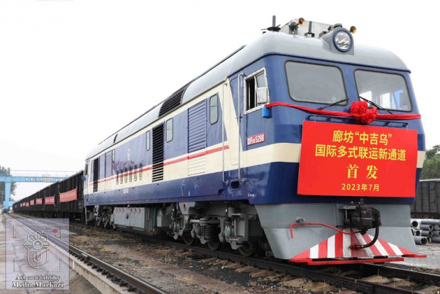 Из Китая в Узбекистан прибыл грузовой поезд по новому маршруту