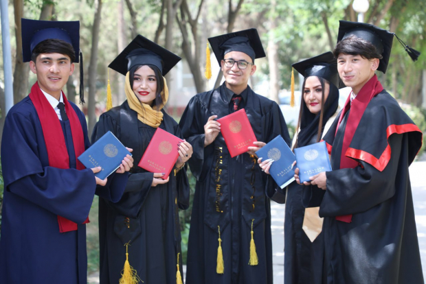 В Сурхандарье 111 афганцев получили высшее образование