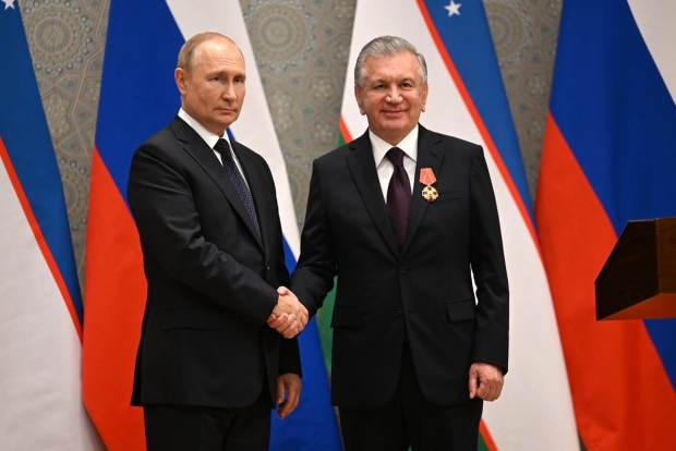 Владимир Путин поздравил Мирзиёева с победой на выборах президента