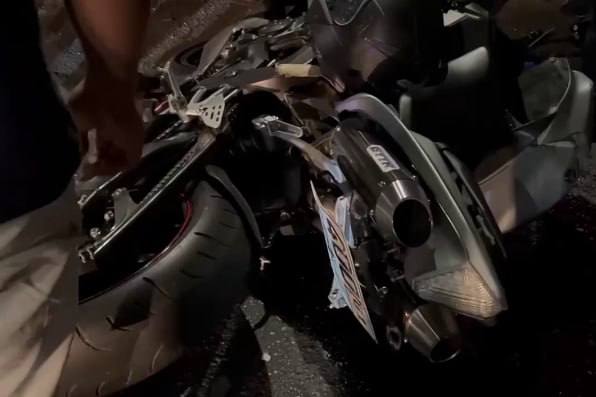 В Ташкенте мотоциклист разбился в страшном ДТП — видео