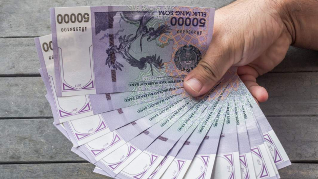 Узбекистанцы стали чаще пользоваться наличными деньгами