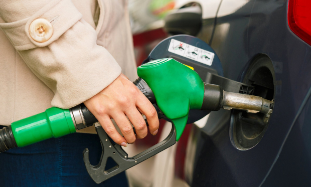 Сколько литров бензина можно купить на среднюю зарплату в Узбекистане?