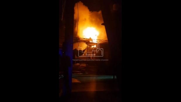 В Бухаре сгорели 23 магазина — видео