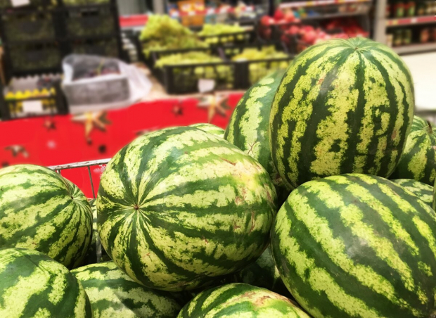 В России на узбекистанца напали с ножом из-за арбуза