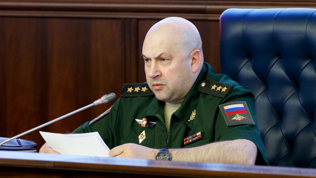 Суровикин снят с должности главы ВКС России