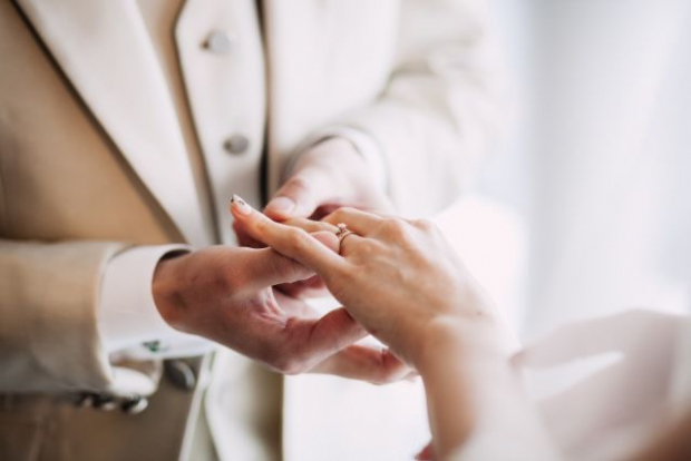 С начала года в Узбекистане более 740 женщин старше 51 года вышли замуж