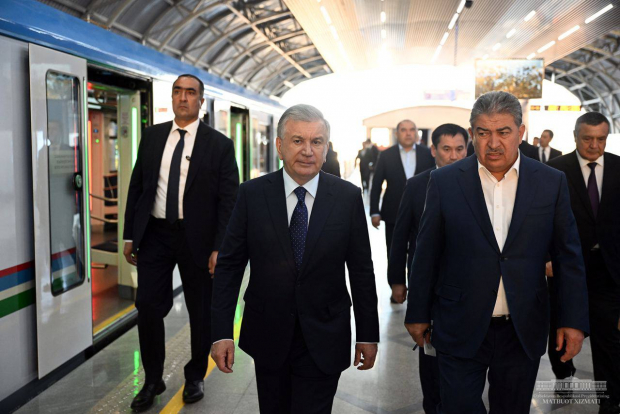 Шавкат Мирзиёев посетил новую линию метро в Сергелийском районе