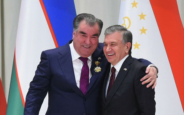 Таджикистан существенно сократил торговлю с Узбекистаном