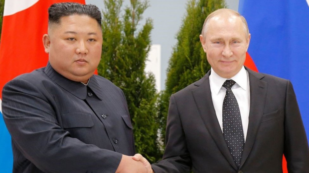 Ким Чен Ын планирует встретиться с Путиным, чтобы обсудить поставки оружия в РФ